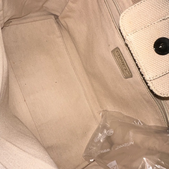 Chanel CC Logo Double chain Canvas Tote - Picture 14 of 16